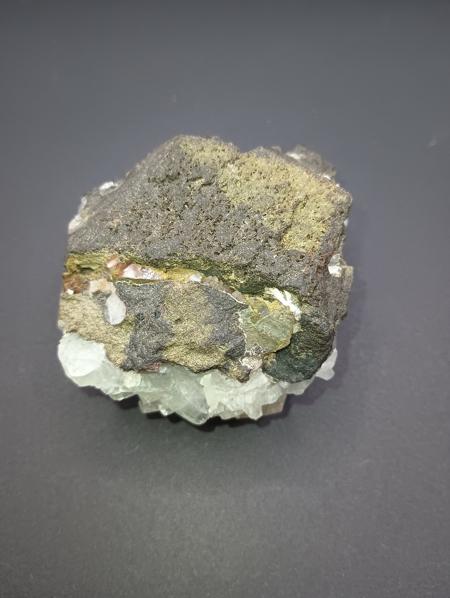 Apophyllite with Zeolite cluster