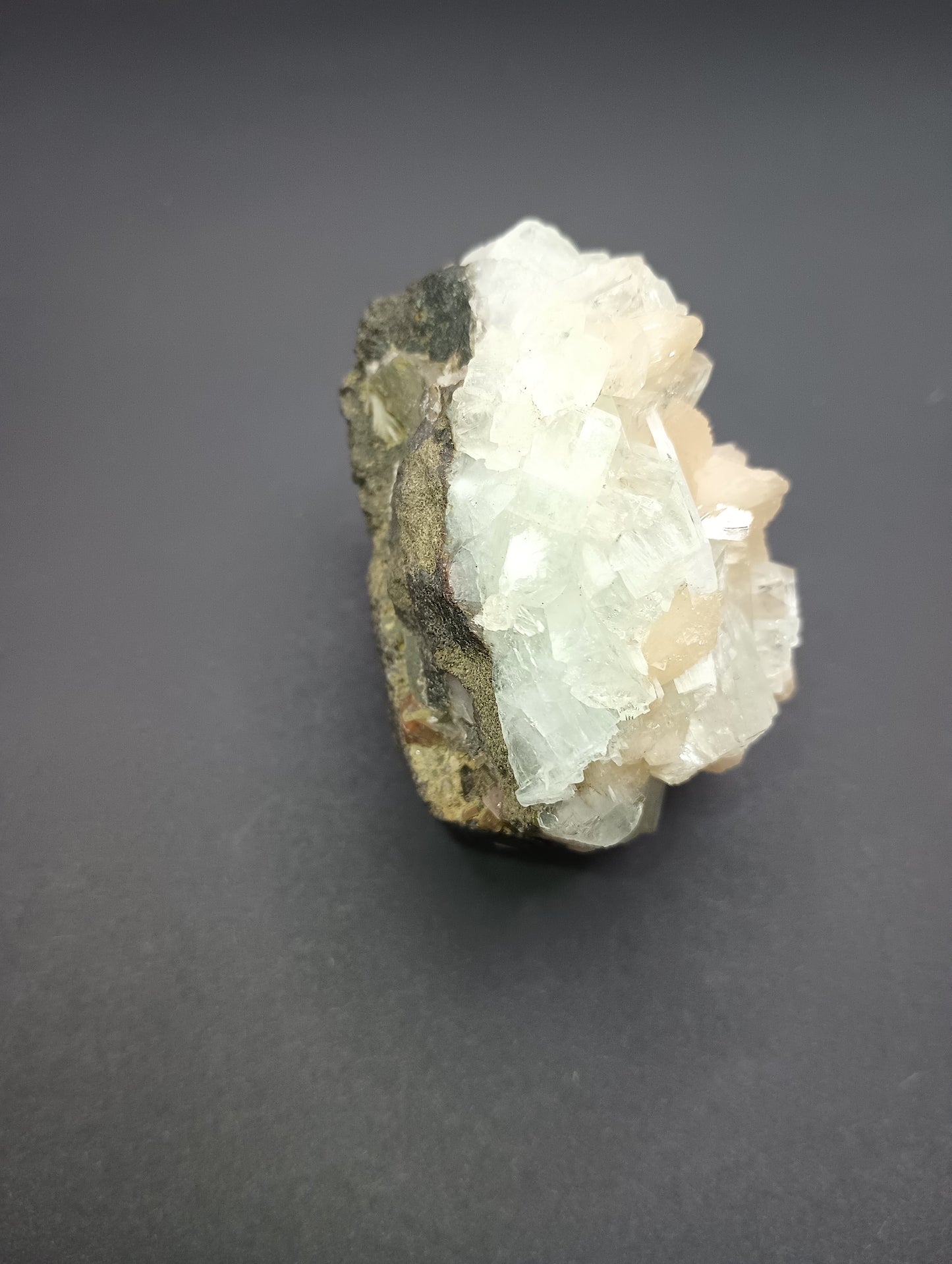 Apophyllite with Zeolite cluster